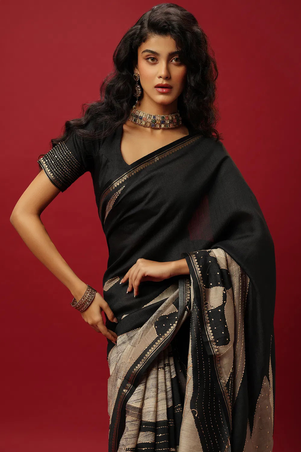 CHARCOAL BLACK PRINTED CLASSIC SAREE SET PAIRED WITH A MATCHING BLOUSE AND MICRO SEQUIN DETAILS
