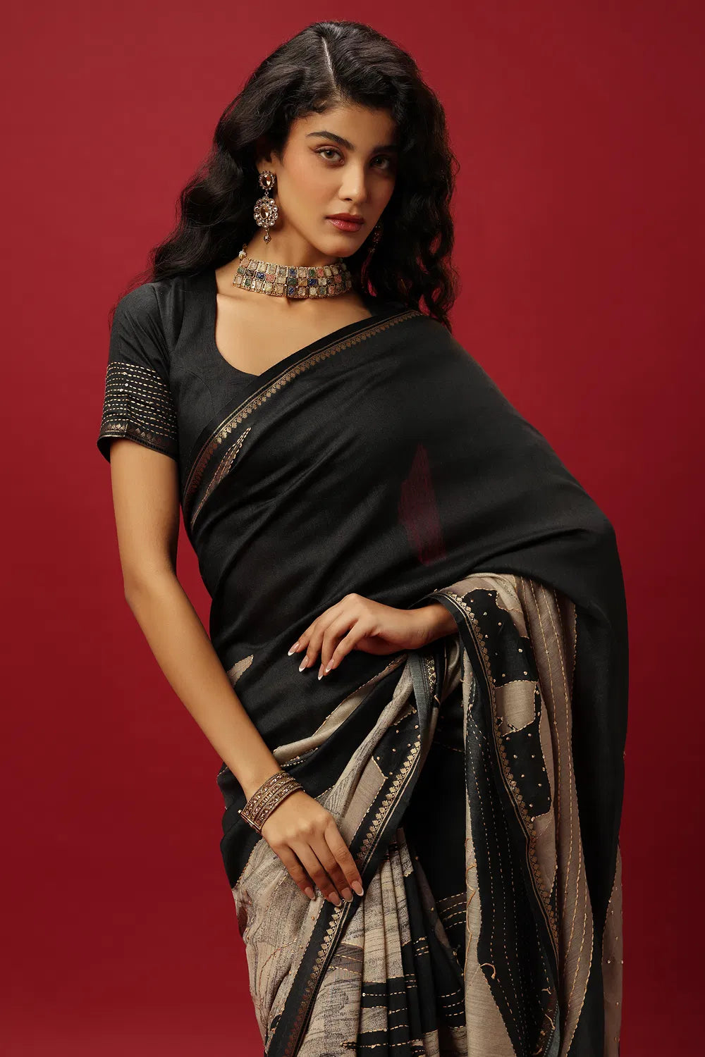 CHARCOAL BLACK PRINTED CLASSIC SAREE SET PAIRED WITH A MATCHING BLOUSE AND MICRO SEQUIN DETAILS